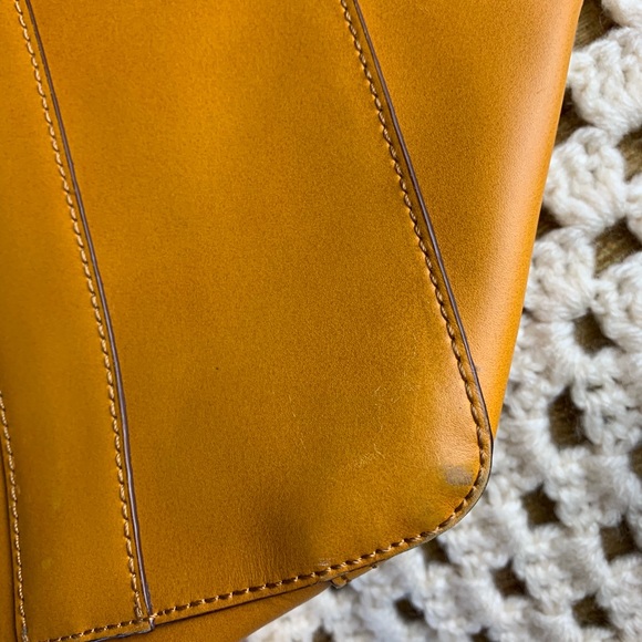 Vintage GAP genuine leather crossbody bag - Picture 4 of 8